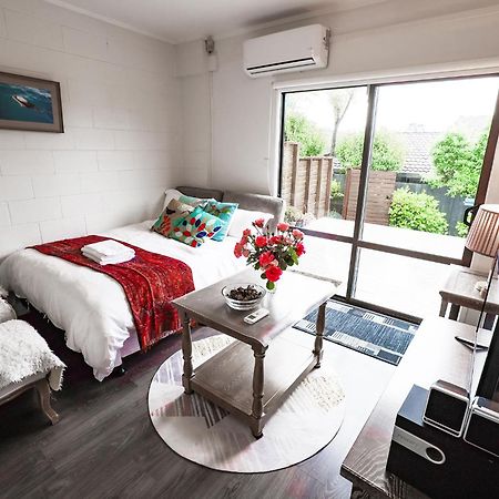 Swimming Pool Holiday Villa โอ๊คแลนด์ ภายนอก รูปภาพ