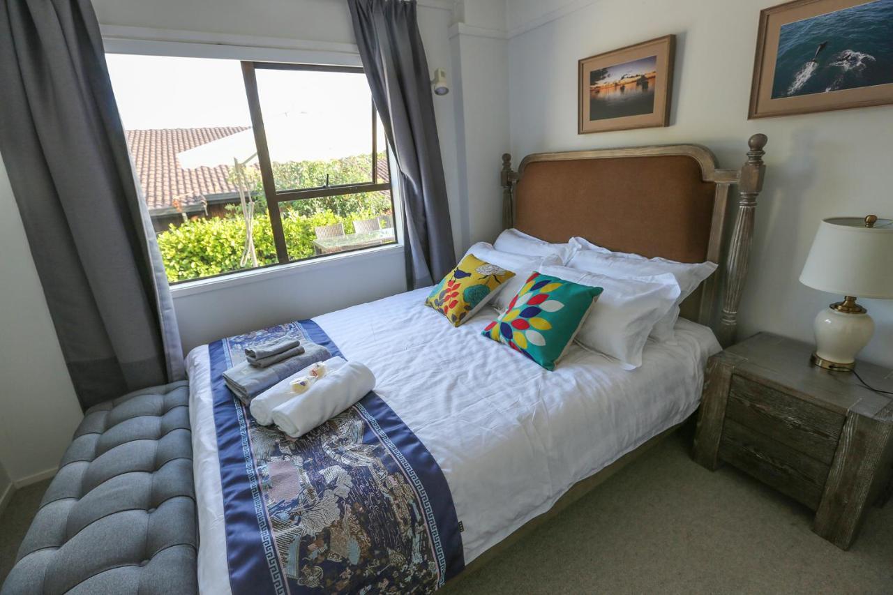 Swimming Pool Holiday Villa โอ๊คแลนด์ ภายนอก รูปภาพ