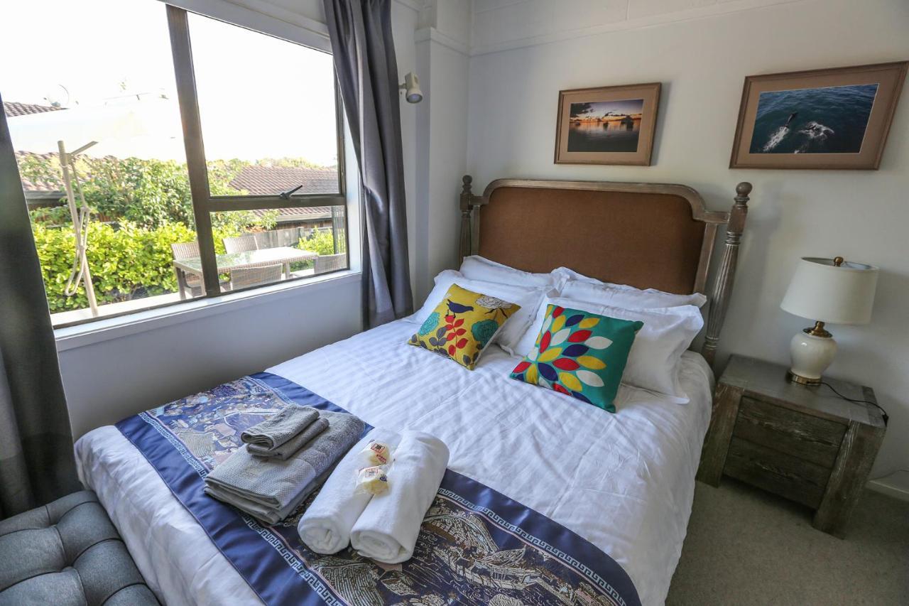 Swimming Pool Holiday Villa โอ๊คแลนด์ ภายนอก รูปภาพ
