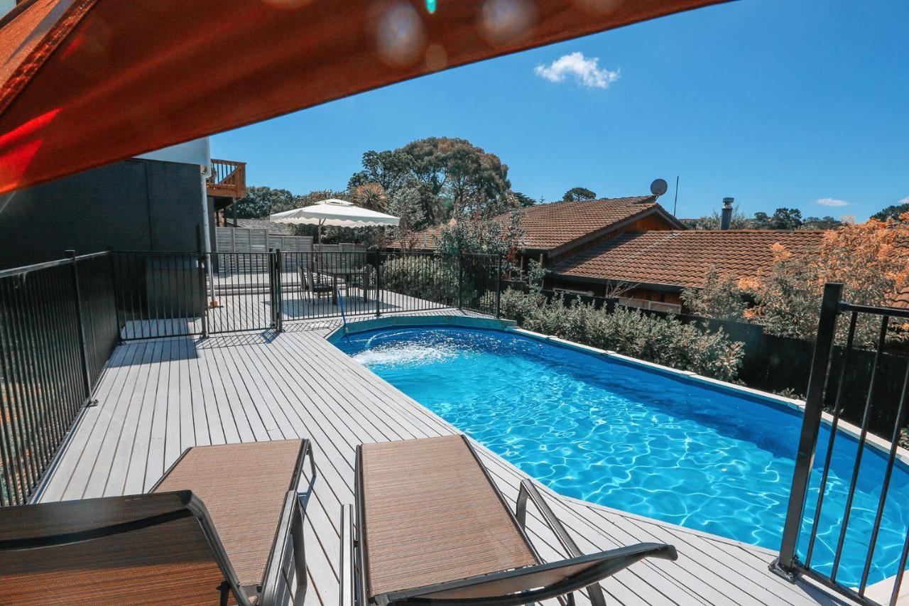 Swimming Pool Holiday Villa โอ๊คแลนด์ ภายนอก รูปภาพ