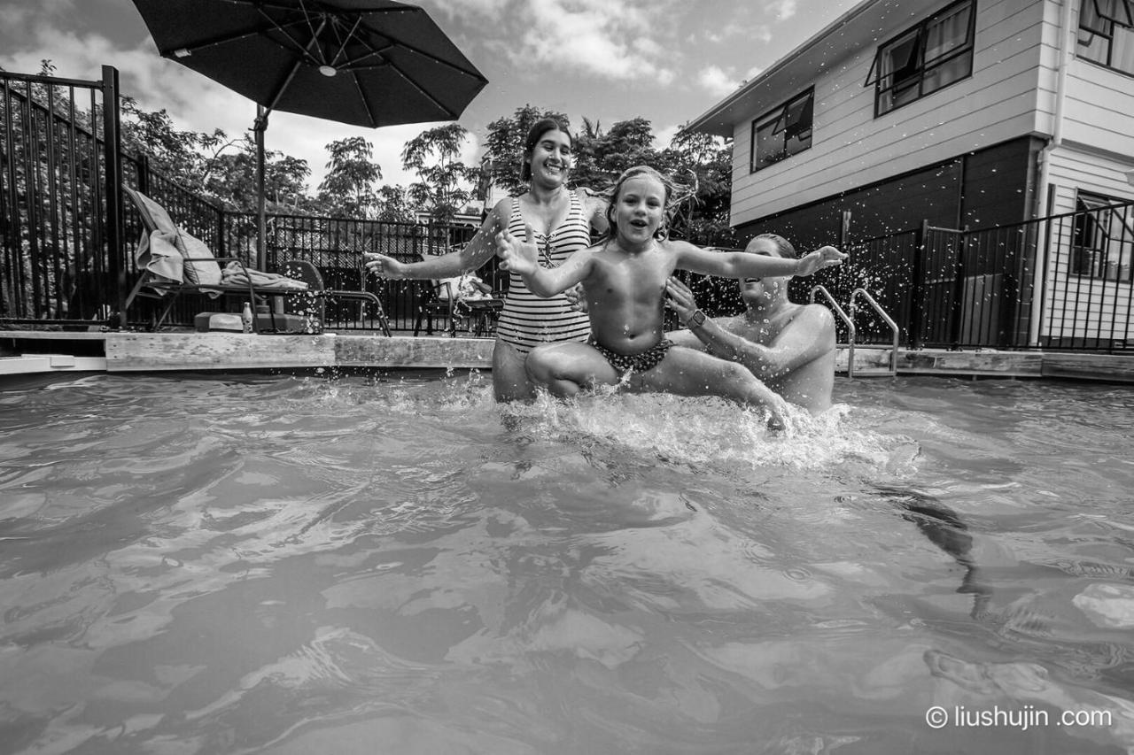 Swimming Pool Holiday Villa โอ๊คแลนด์ ภายนอก รูปภาพ