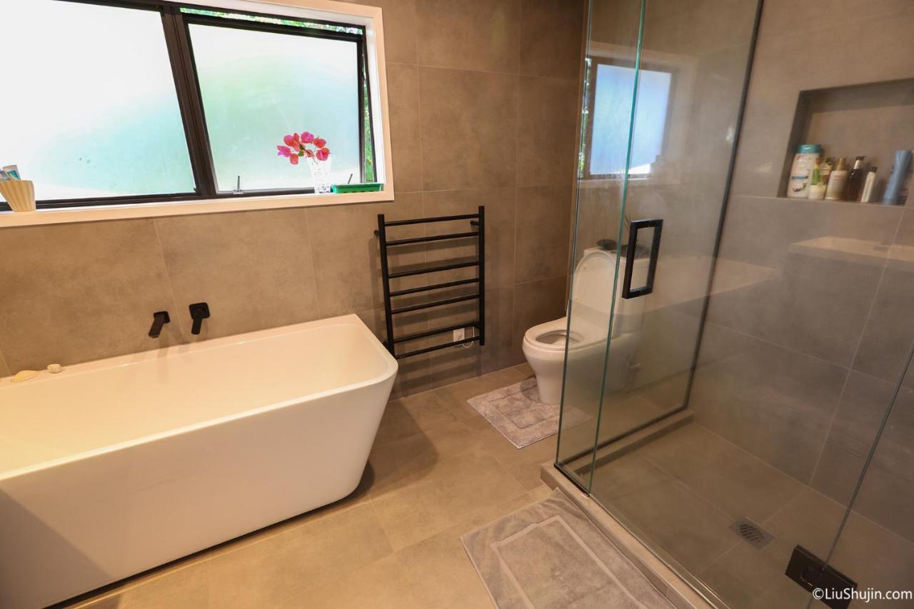 Swimming Pool Holiday Villa โอ๊คแลนด์ ภายนอก รูปภาพ